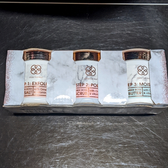 Daisy Fuentes 3-Step Rich Skin Rescue - Picture 2 of 9